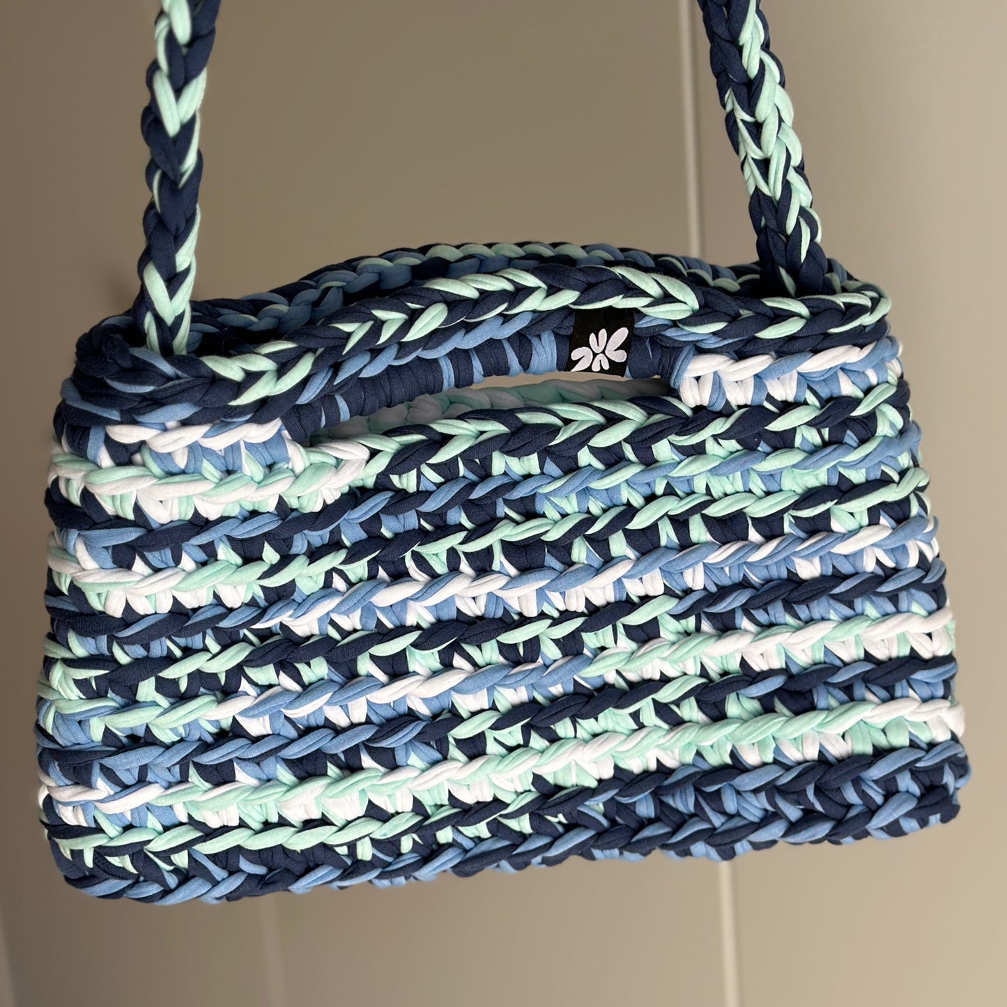 BUNTE HÄKELTASCHEN