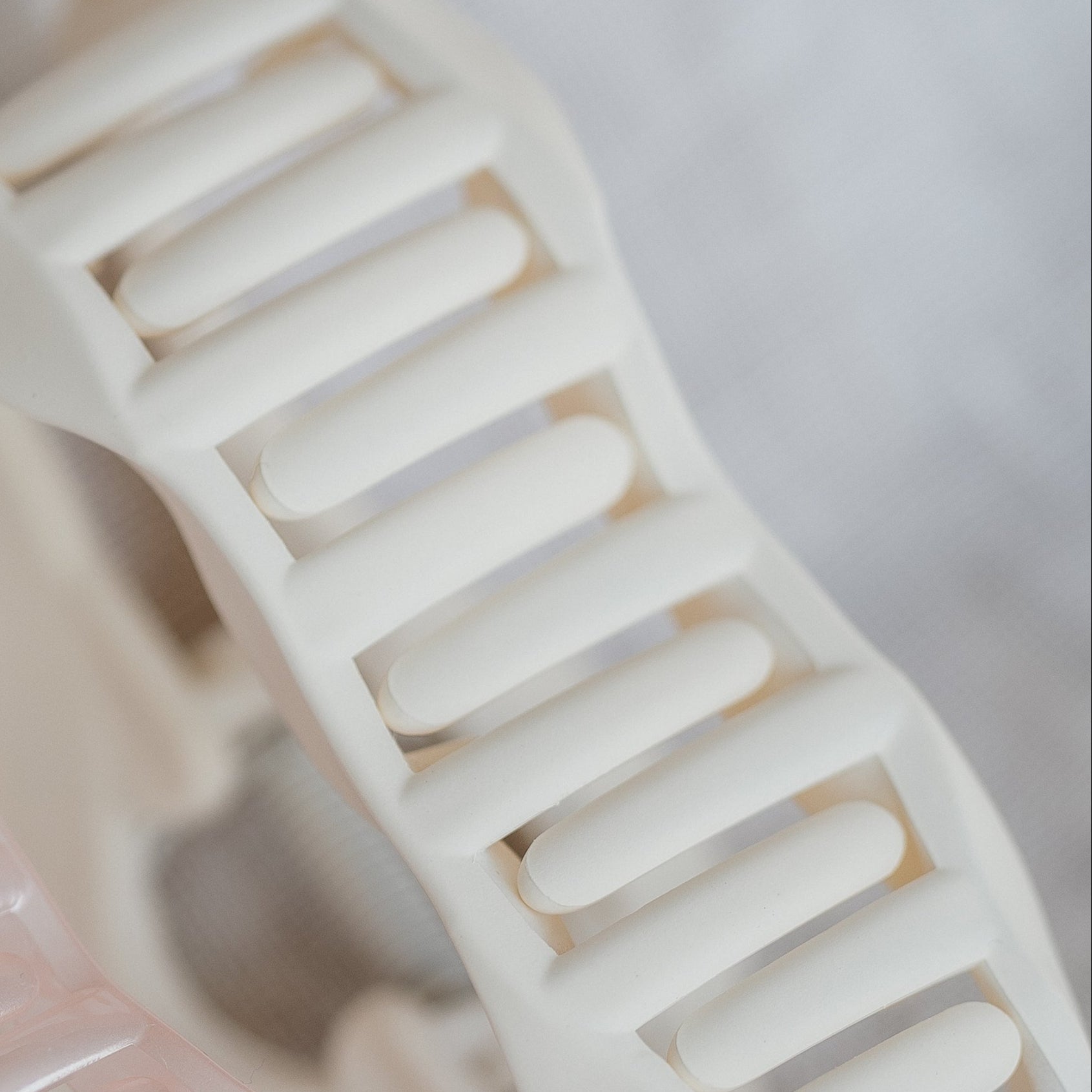 Haarklammer vonLina – stabile, große Haarspange für Locken, dickes oder langes Haar. Perfekt für schnelle Dutts, Half-Buns & stylische Hairstyles im Alltag. vonlina