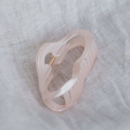 Haarklammer vonLina – stabile, große Haarspange für Locken, dickes oder langes Haar. Perfekt für schnelle Dutts, Half-Buns & stylische Hairstyles im Alltag. vonlina