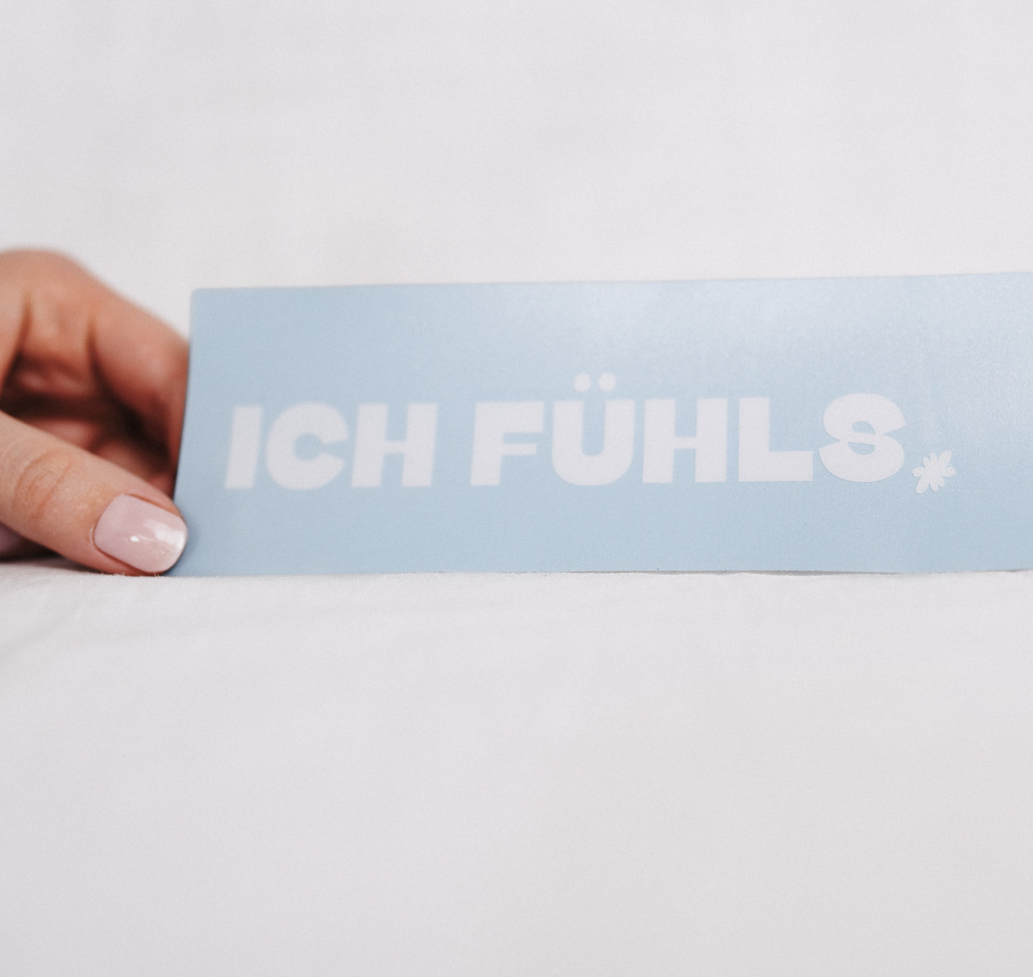 Mood-Sticker vonLina Spiegelsticker vonLina – selbstklebendes Spiegel-Label mit motivierendem Spruch. Ideal für Badezimmer, Flur oder Schminktisch. Für Selflove, gute Laune & tägliche Affirmationen. Ich Fühls.